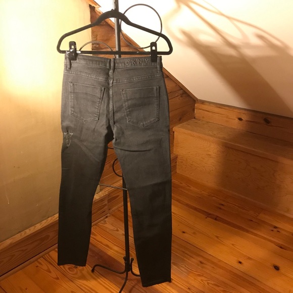 DKNY Black Distressed Skinny Jeans, NWT, 28 - Picture 3 of 14